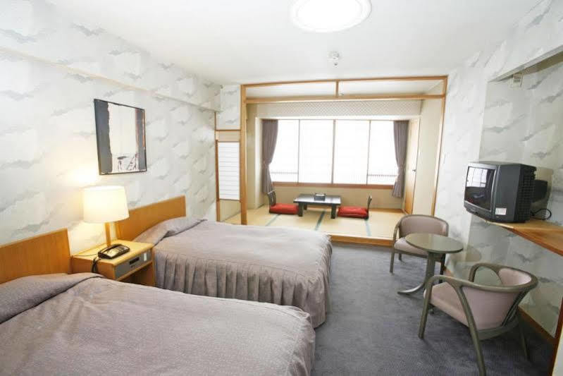 Hotel Ravie Kawaryo Ито Екстериор снимка